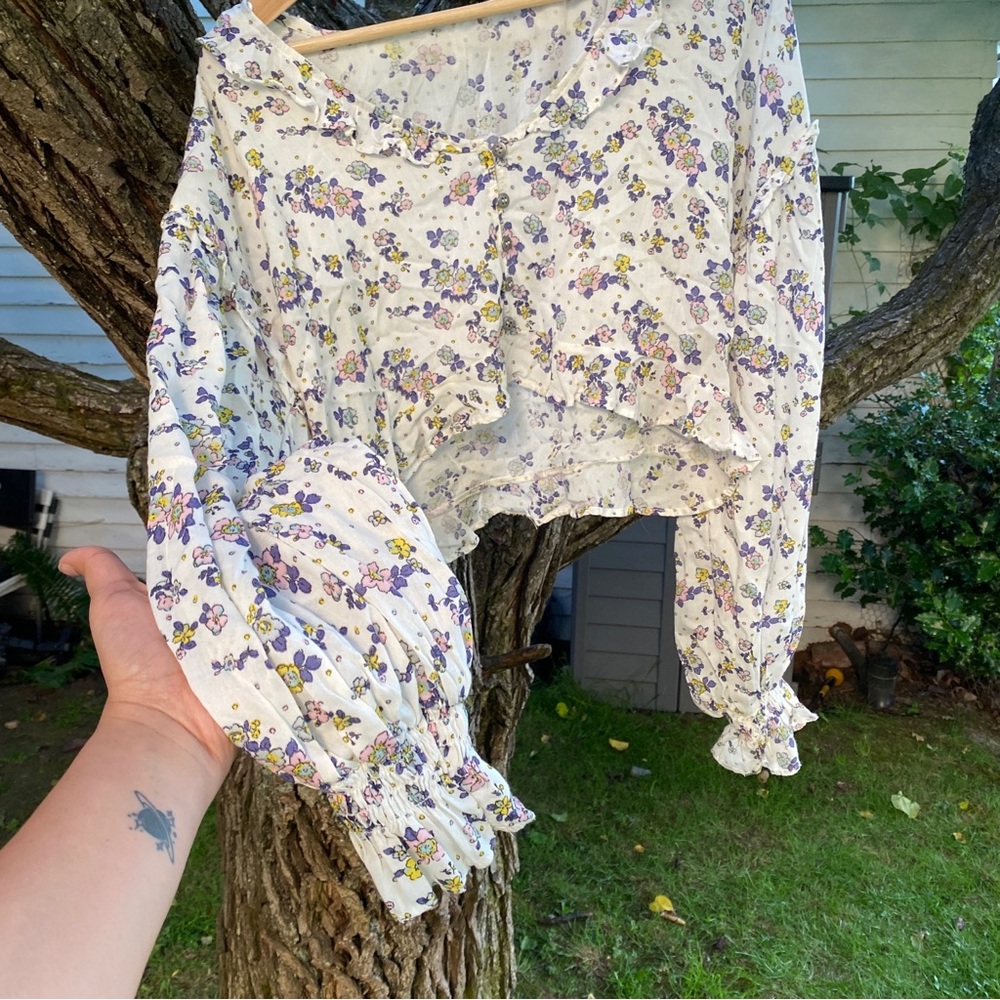 Free People Secret Garden Floral Ruffle Cropped Top Long Sleeve Blouse Lavender - Picture 9 of 13